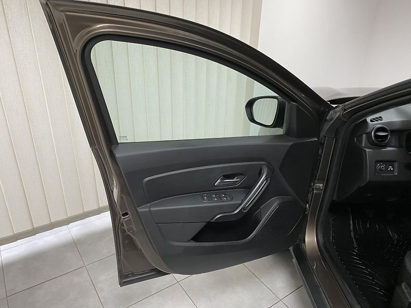 Dacia Duster 1.0 TCe LPG ČR REZERVACE  - fotka 19 z 26