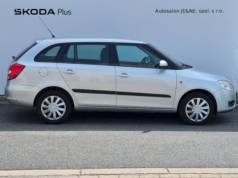 Škoda Fabia (2009) Ambiente Plus 1.9 TDI 77kW Com - fotka 8 z 22