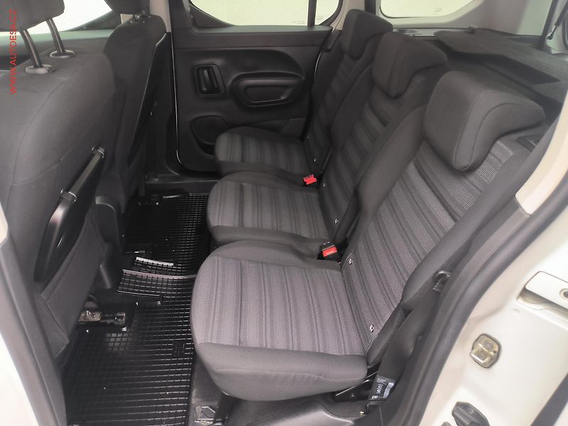 Opel Combo (2022) 1.5CDTi, 1.maj,ČR, Elegance - fotka 10 z 19