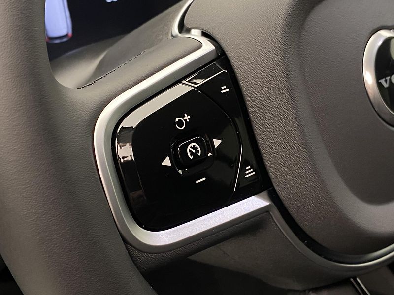 Volvo XC90 (2026) T8 AWD Plug-in BRIGHT PLUS 7m - fotka 27 z 83
