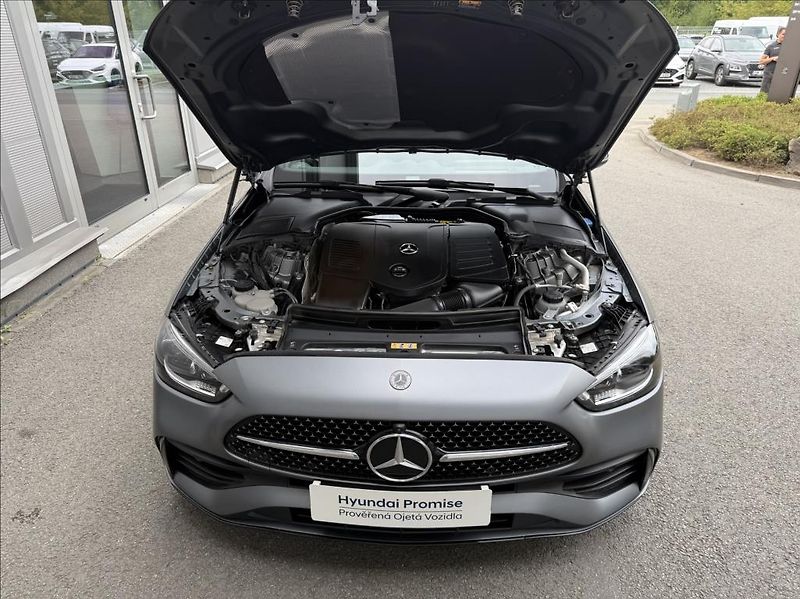 Mercedes-Benz Třídy C AMG Paket  C 300 4MATIC - fotka 21 z 24