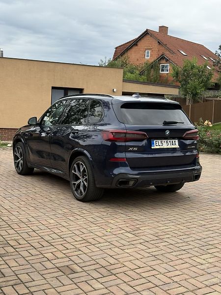 BMW X5 (2022) XDrive45e - fotka 8 z 39