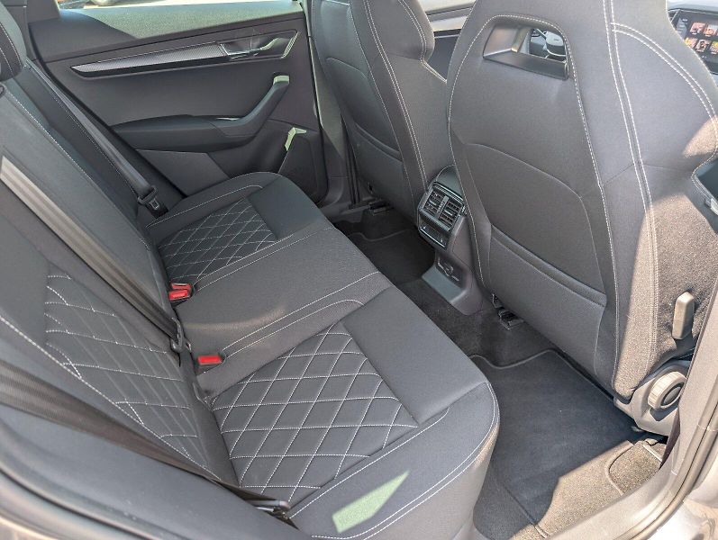 Škoda Karoq (2024) 2,0 TDI / 110 kW DSG 4x4 Sport - fotka 9 z 30