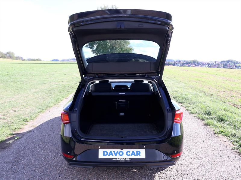 Seat Leon 2,0 TDI DSG Xcellence ST - fotka 9 z 31