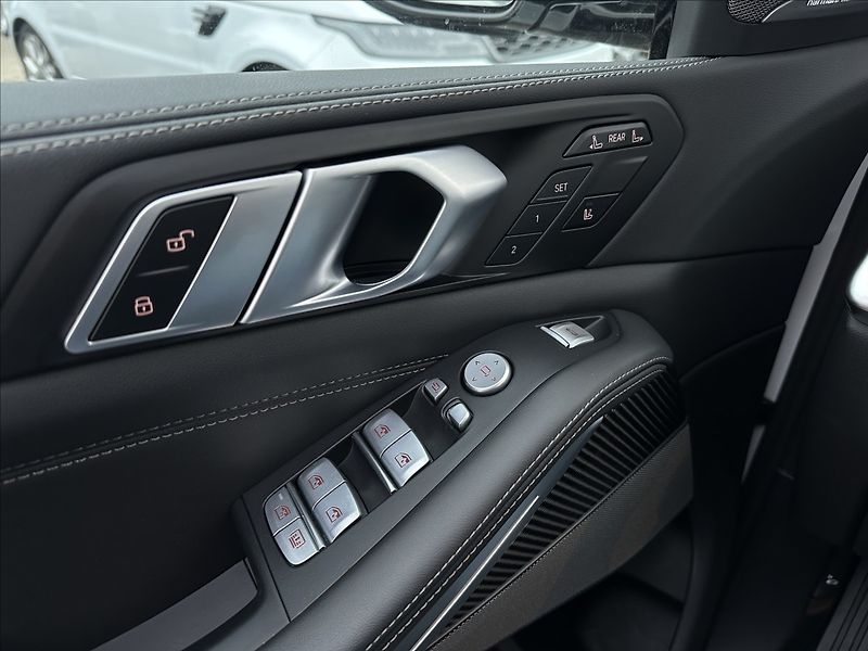 BMW X7 40d Msport Xdrive - fotka 26 z 43
