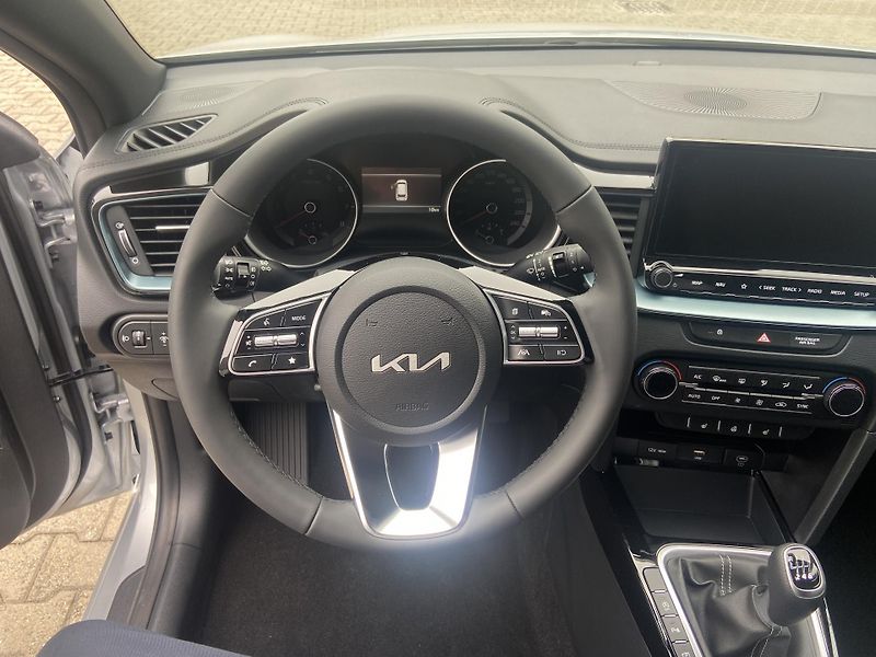 Kia Ceed SW (2025) TOP+Business 