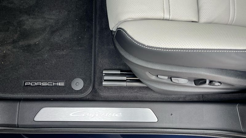 Porsche Cayenne (2025) E-Hybrid - fotka 19 z 30
