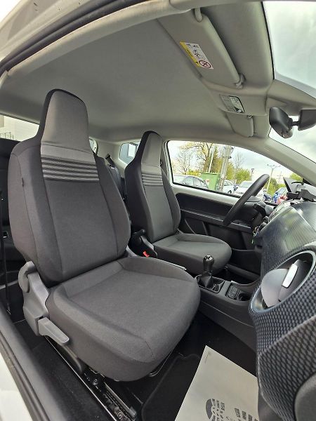Volkswagen up! CNG KAMERA + DIGIKLIMA ČR - fotka 10 z 28