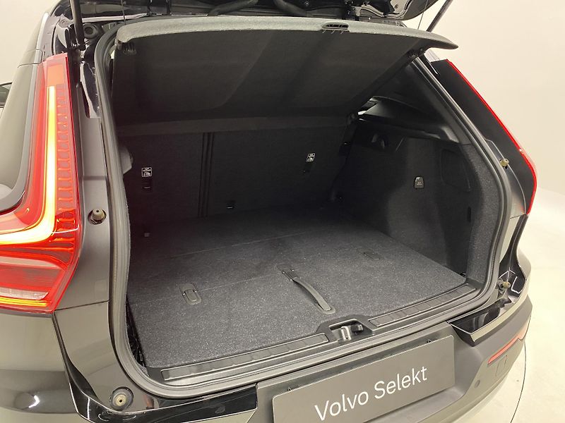 Volvo XC40 T2 ESSENTIAL CZ - fotka 6 z 42