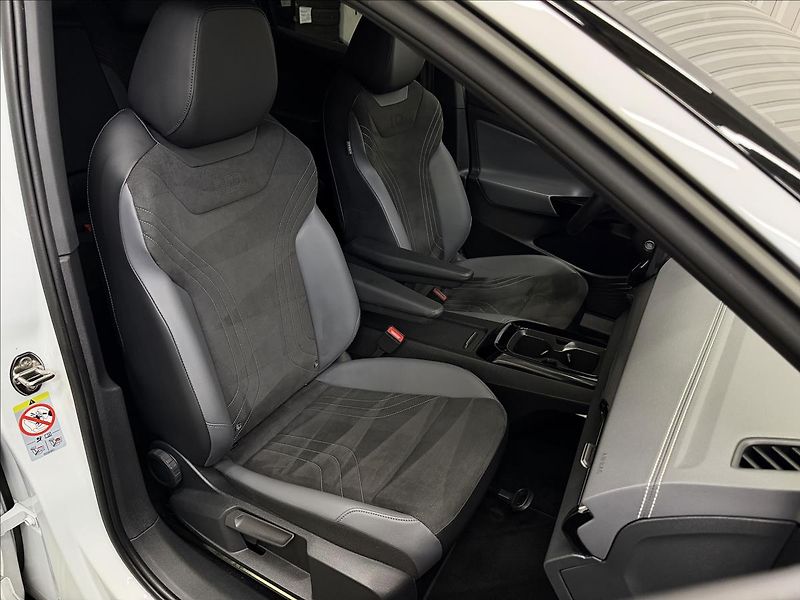 Volkswagen ID.5 150kW PRO PERF. PANO TČ MATRIX - fotka 42 z 46