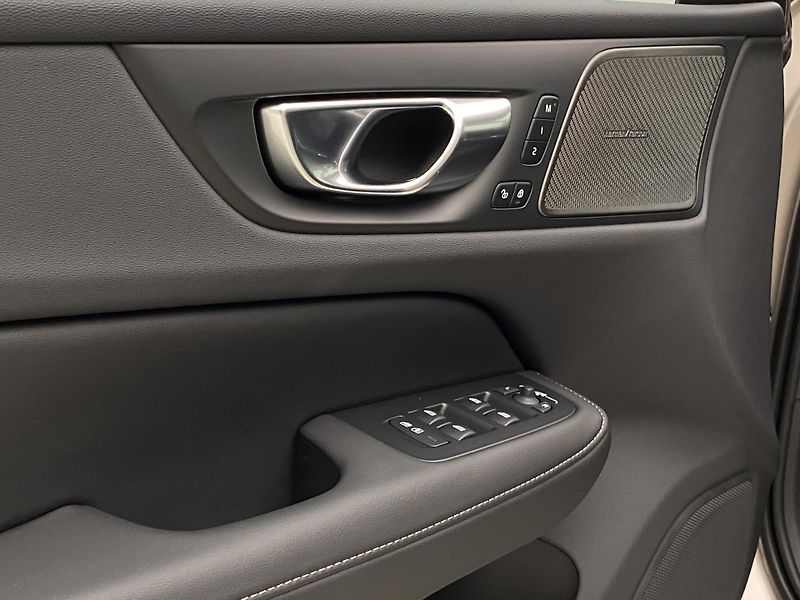 Volvo V60 (2026) B4 AUT DARK PLUS - fotka 27 z 66