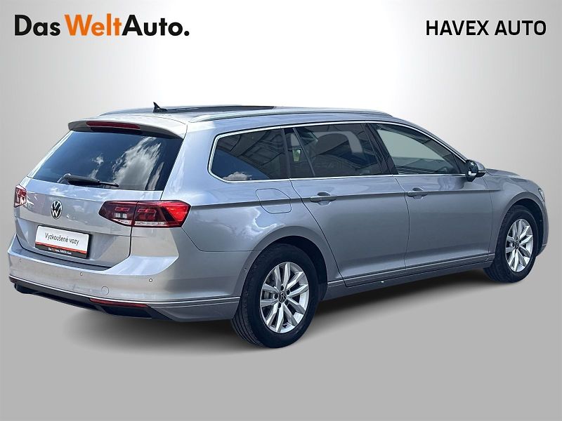 Volkswagen Passat (2023) Variant 1.5 TSI Business - fotka 2 z 26