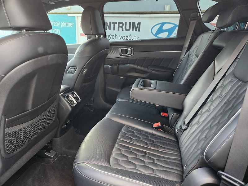 Kia Sorento (2021) LUXURY-7mist-ZÁRUKA-4*4 - fotka 42 z 45