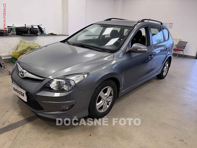 Hyundai i30 (2012) 1.6dci, 1.maj,ČR - fotka 1 z 3