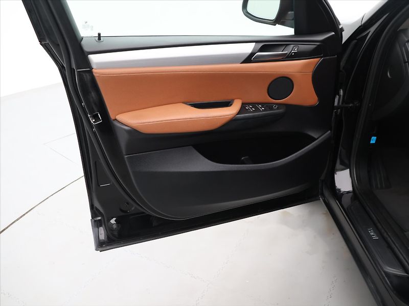 BMW X3 3,0 35d 230KW Xdrive PANORAMA - fotka 12 z 33