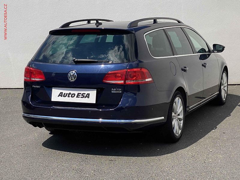 Volkswagen Passat (2011) 2.0 TDI, Comfortline, navi - fotka 4 z 19