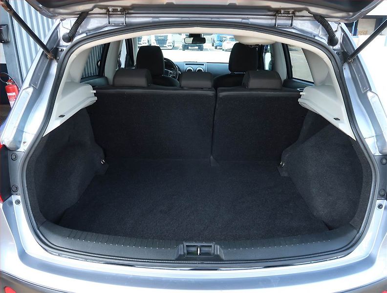 Nissan Qashqai (2012) 1.5 dCi, Tempomat - fotka 14 z 21
