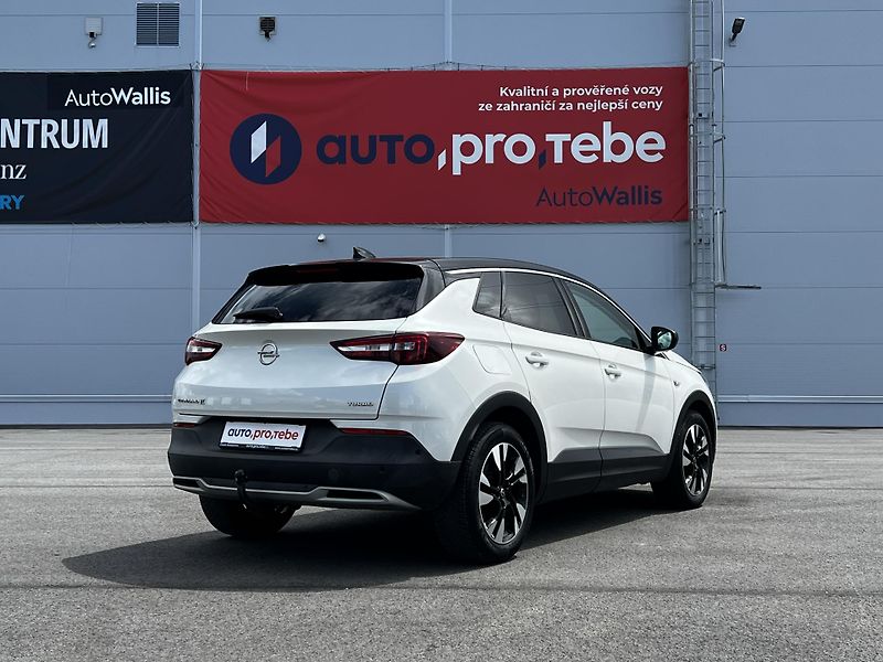 Opel Grandland X 1.6T 133kW Aut. Innovation TZ  - fotka 4 z 27