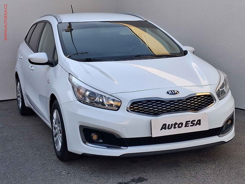 Kia Ceed (2017) 1.4 CVVT, ČR, LED, park.čidla - fotografie inzerátu