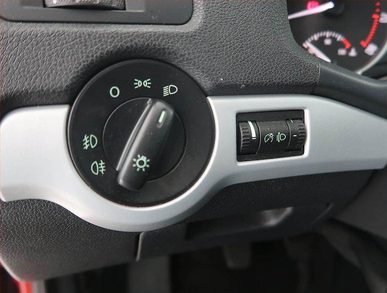 Škoda Octavia (2011) Ambiente 1.4 TSI, Serv.kniha - fotka 16 z 17