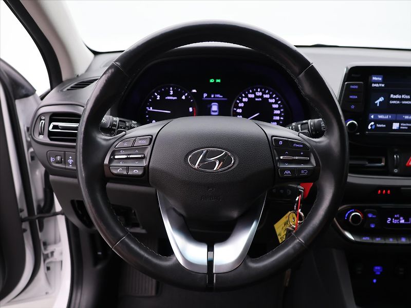 Hyundai i30 1,6 CRDi 85kW Aut. Style CZ - fotka 17 z 36
