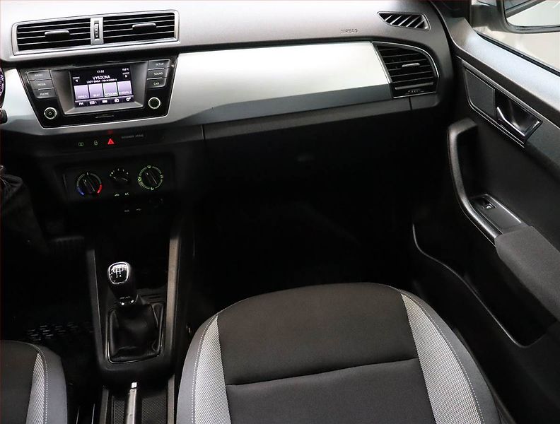 Škoda Fabia (2015) Ambition 1.2 TSI, Tempomat - fotka 8 z 18