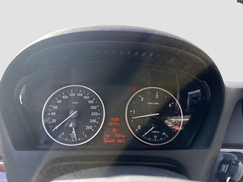 BMW X5 (2010) - fotka 12 z 28