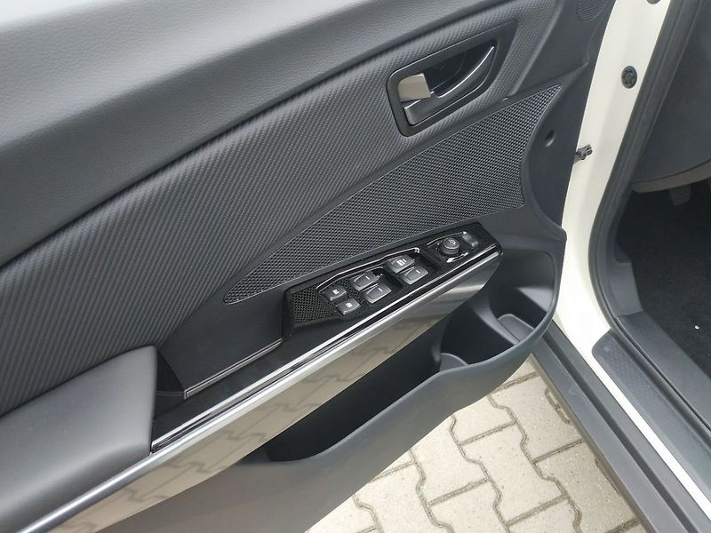 KGM Tivoli 1.5T Style 2WD, MT, SKLADEM - fotka 13 z 31