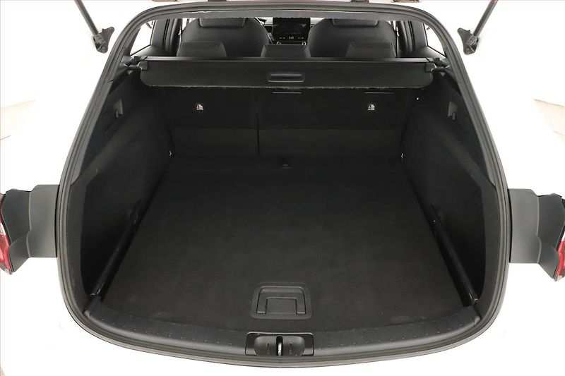 Toyota Corolla (2023) Comfort 1.8 Hybrid, Automat - fotka 17 z 18