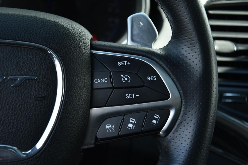 Jeep Grand Cherokee 6.4 SRT 344kW AWD NAVI ČR - fotka 17 z 33