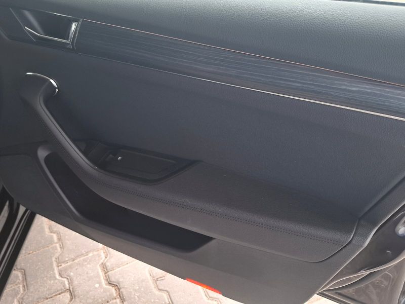 Škoda Superb (2024) COMBI STYLE PLUS TD 110/2.0 7D - fotka 31 z 39