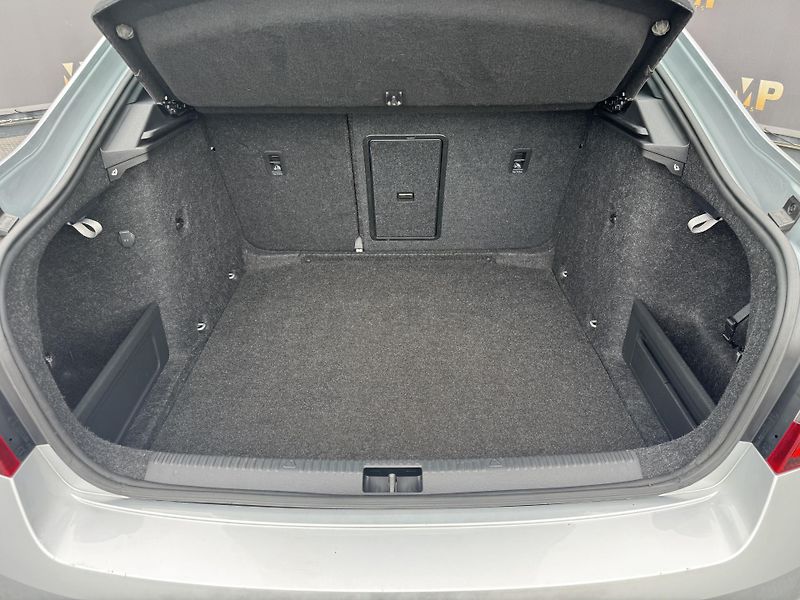 Škoda Octavia (2019) 2.0TSi 245 RS, DSG, PANO   - fotka 37 z 50