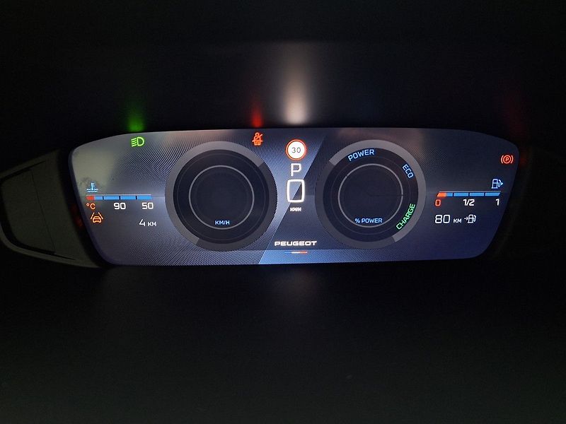 Peugeot 308 (2026) SW ALLURE Hybrid 145 e-DCS6 - fotka 12 z 17