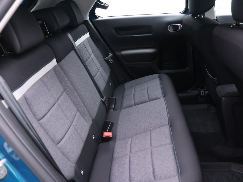 Citroën C4 Cactus 1,2 PureTech 81kW Feel CZ - fotka 13 z 32