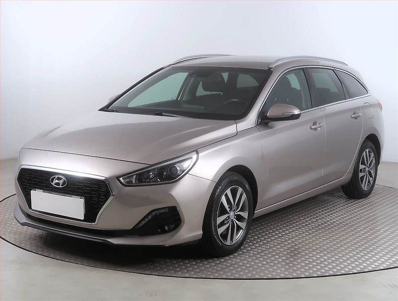 Hyundai i30 (2018) 1.4 CVVT, Serv.kniha, Tempomat - fotka 2 z 15