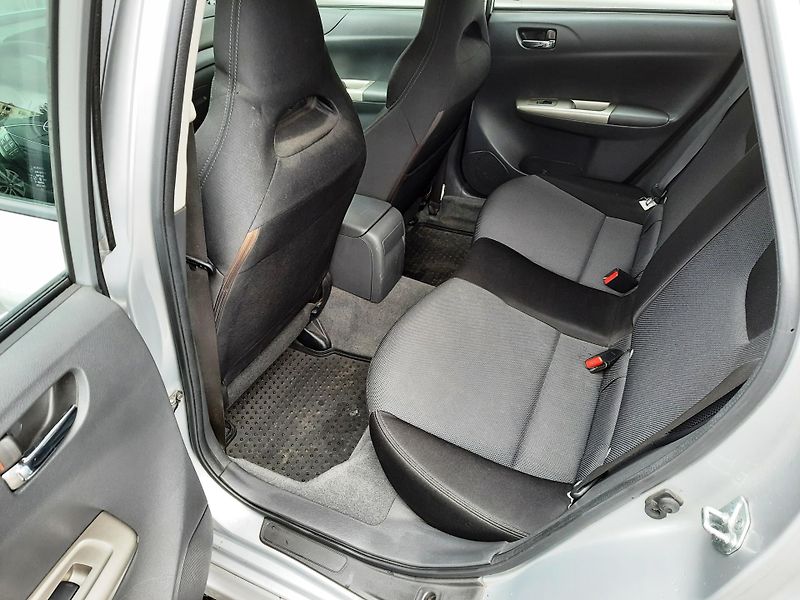 Subaru Impreza (2008) 2,5i-T WRX - fotka 16 z 28
