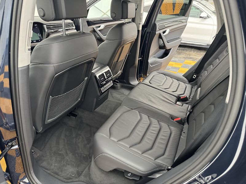 Volkswagen Touareg 3.0Tdi*1-MAJ*DPH*ELEGANCE* - fotka 12 z 46