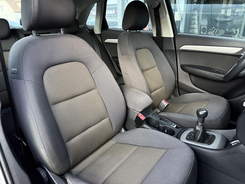 Audi Q3 2,0 TFSI Quattro REZERVACE - fotka 19 z 33