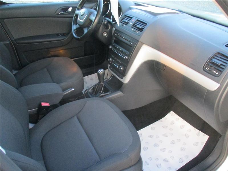 Škoda Yeti 1,2 TSI, serviska, aut. klima, - fotka 9 z 37
