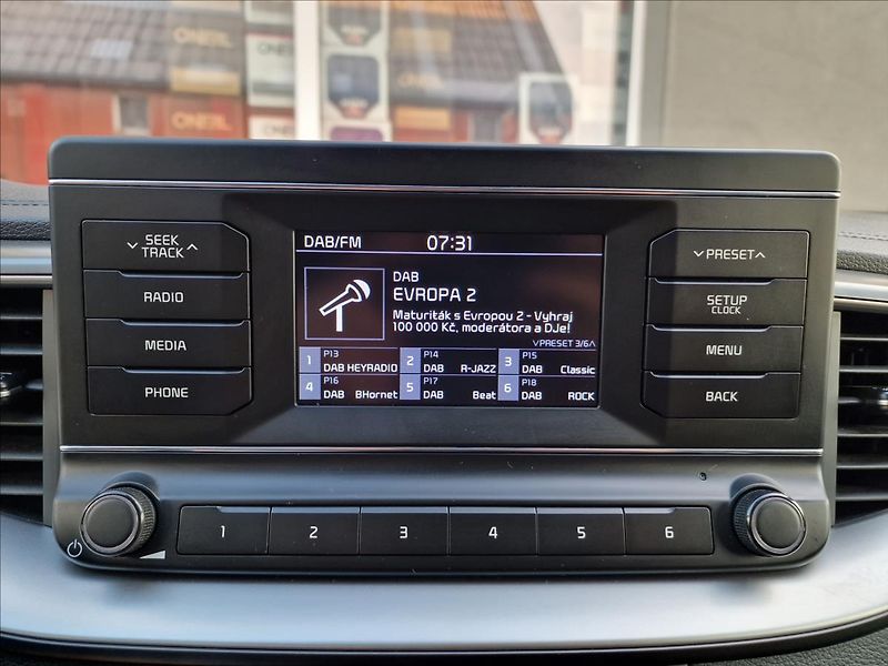 Kia Ceed 1.6CRDi 100kW Fresh SW,1.Maj. - fotka 25 z 47