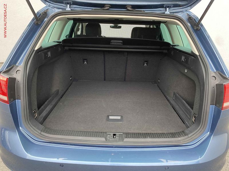 Volkswagen Passat (2015) 2.0TDi, DSG, LED, navi - fotka 7 z 20