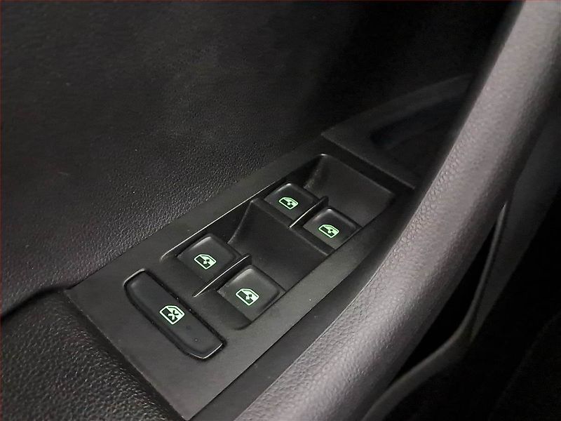 Škoda Octavia (2020) 1.6 TDI, Tempomat - fotka 17 z 20