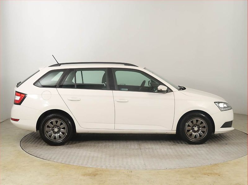 Škoda Fabia (2021) 1.0 TSI - fotka 6 z 15