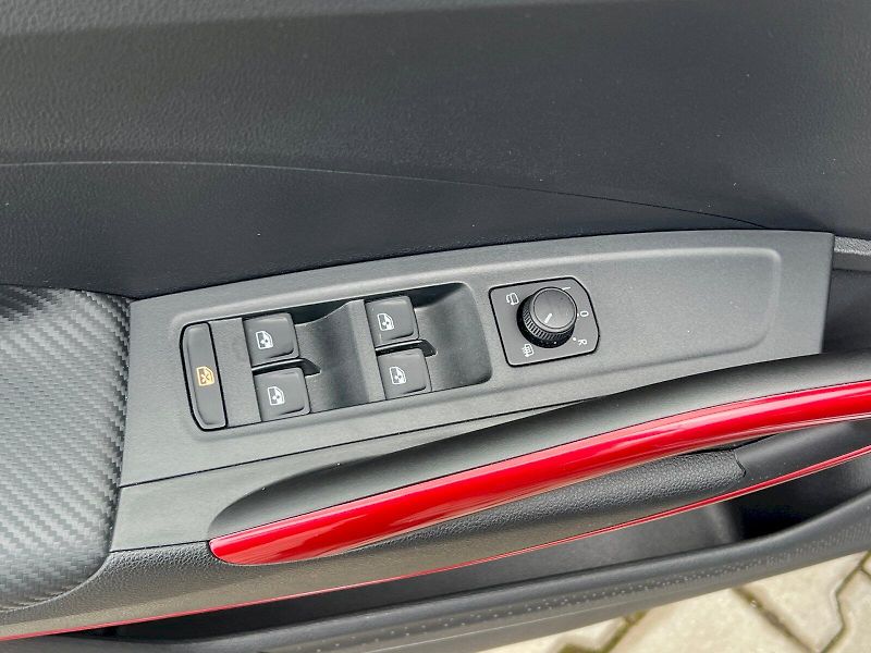Škoda Fabia (2025) Monte Carlo 1.0 TSI 85 kW 6°ma - fotka 14 z 33