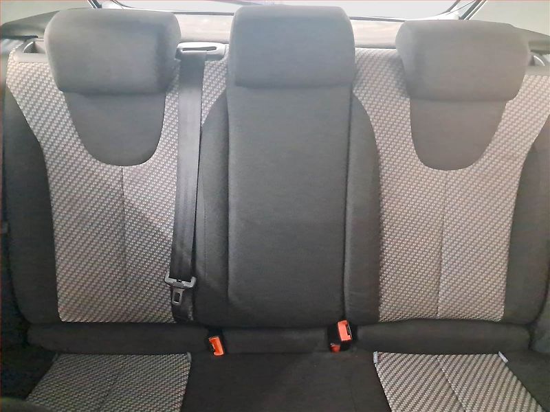 Seat Leon (2008) 1.4, nová STK, rezervace - fotka 10 z 16