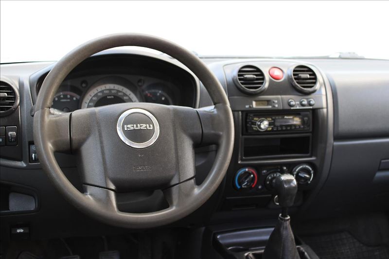 Isuzu D-Max 3.0 TD / 4x4 / 120kW / Tažné - fotka 16 z 36