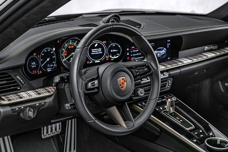 Porsche 911 TURBO 50 YEARS Keramiky Pano - fotka 17 z 30