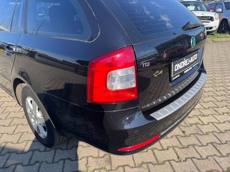 Škoda Octavia (2009) 1,9 TDI 77 KW 2. MAJ SERVISKA - fotka 12 z 50