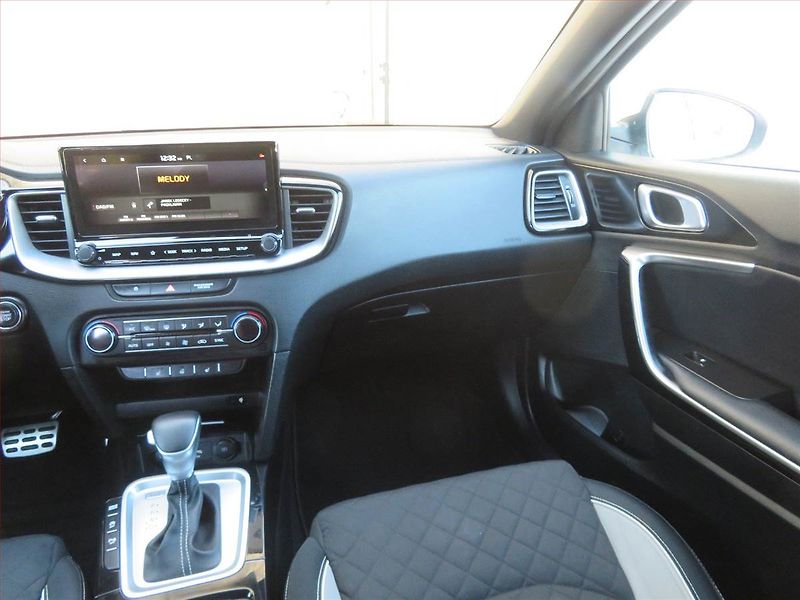 Kia Ceed (2021) GT Line 1.6 CRDi MHEV, Automat - fotka 8 z 17