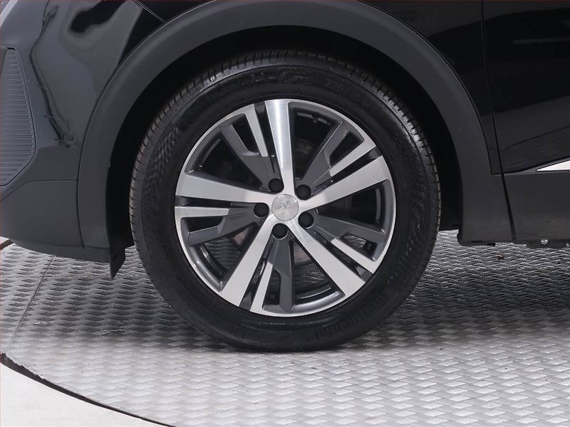 Peugeot 3008 (2022) Allure Pack 1.2 PureTech - fotka 15 z 21